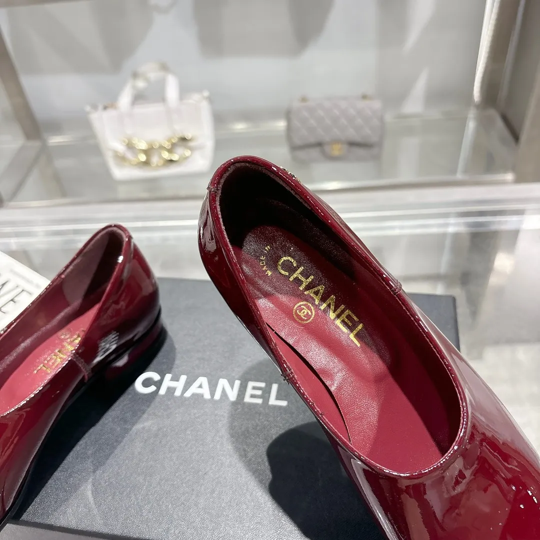 👟👟Ex-factory price 380👟👟 Genuine leather sole +40 25C early spring new Chanel loafers; fabric: patent leather: color black; white; burgundy, code number: 5-40; (custom-made 41 custom-made non-refundable)